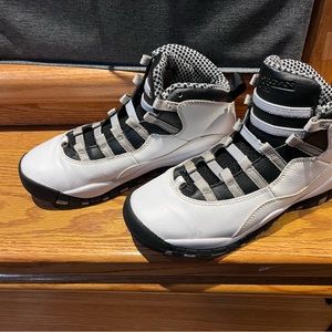 2013 Nike Air Jordan X10 Retro GS  White, black, steel, grey, red size 6Y